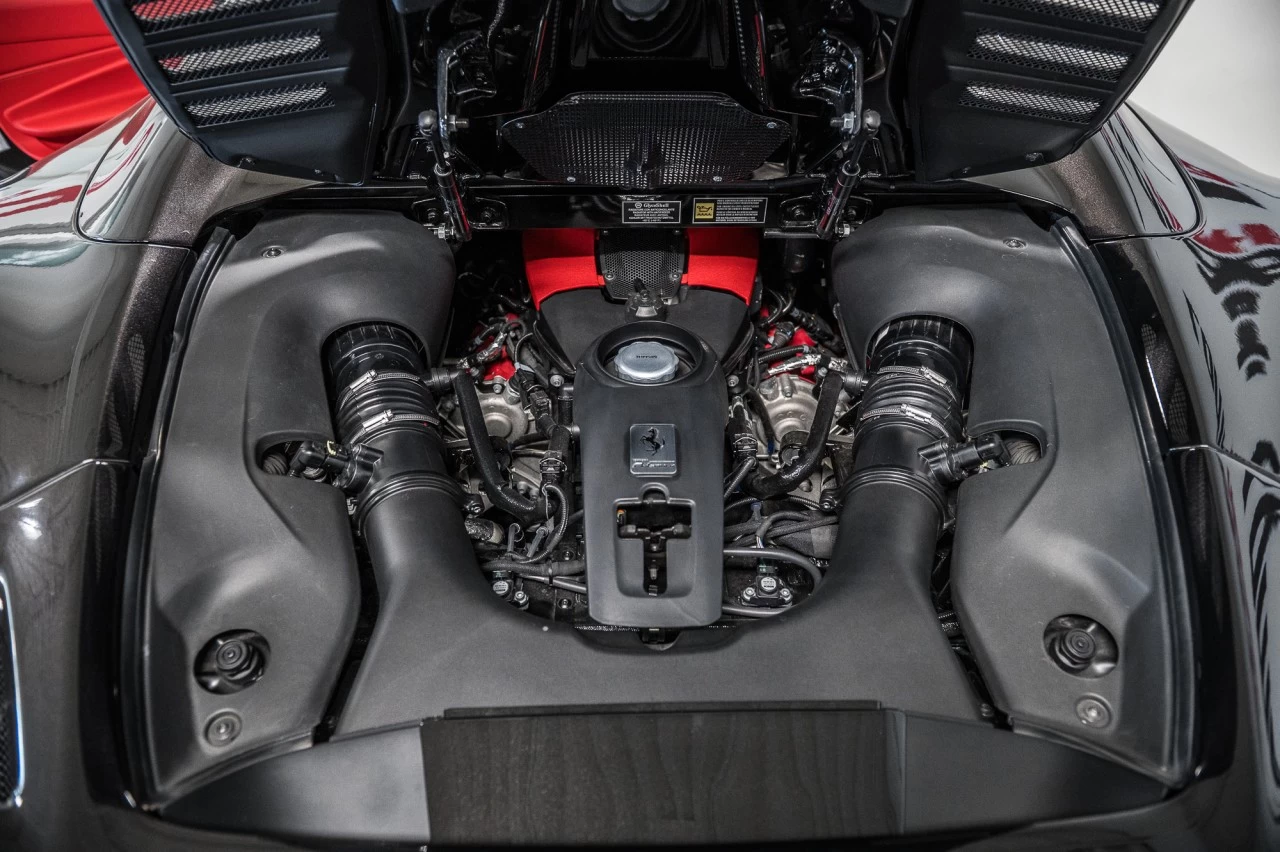 2021 Ferrari F8 Spider  Image principale