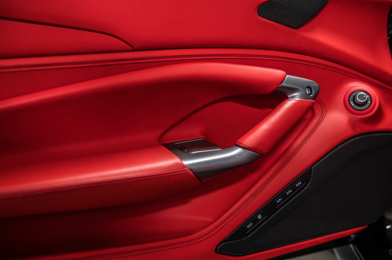2021 Ferrari F8 Spider  Image principale